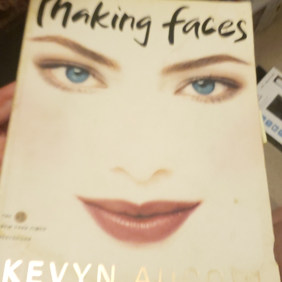 Makeup books - Picture 2 of 2